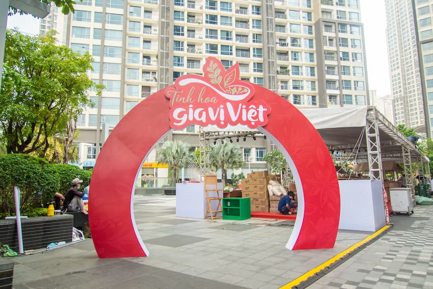 Cổng chào xinh xắn của lễ hội cũng được SV Event dựng lên