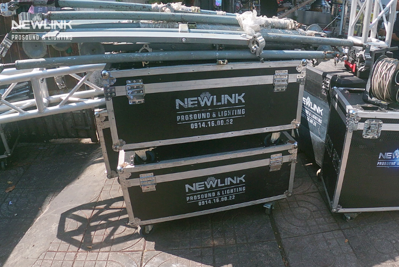 den-va-man-hinh-led-chuyen-nghiep-newlink