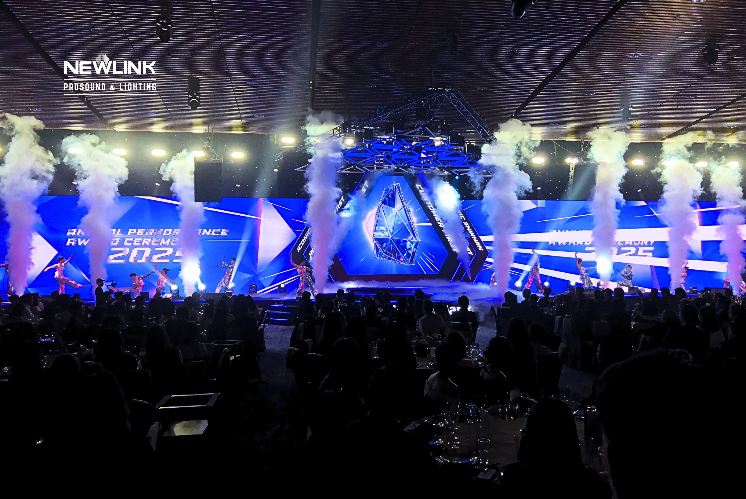 TỔ CHỨC YEAR END PARTY QUY MÔ LỚN 1000 NGƯỜI - NEWLINK X NĂM SAO MEDIA