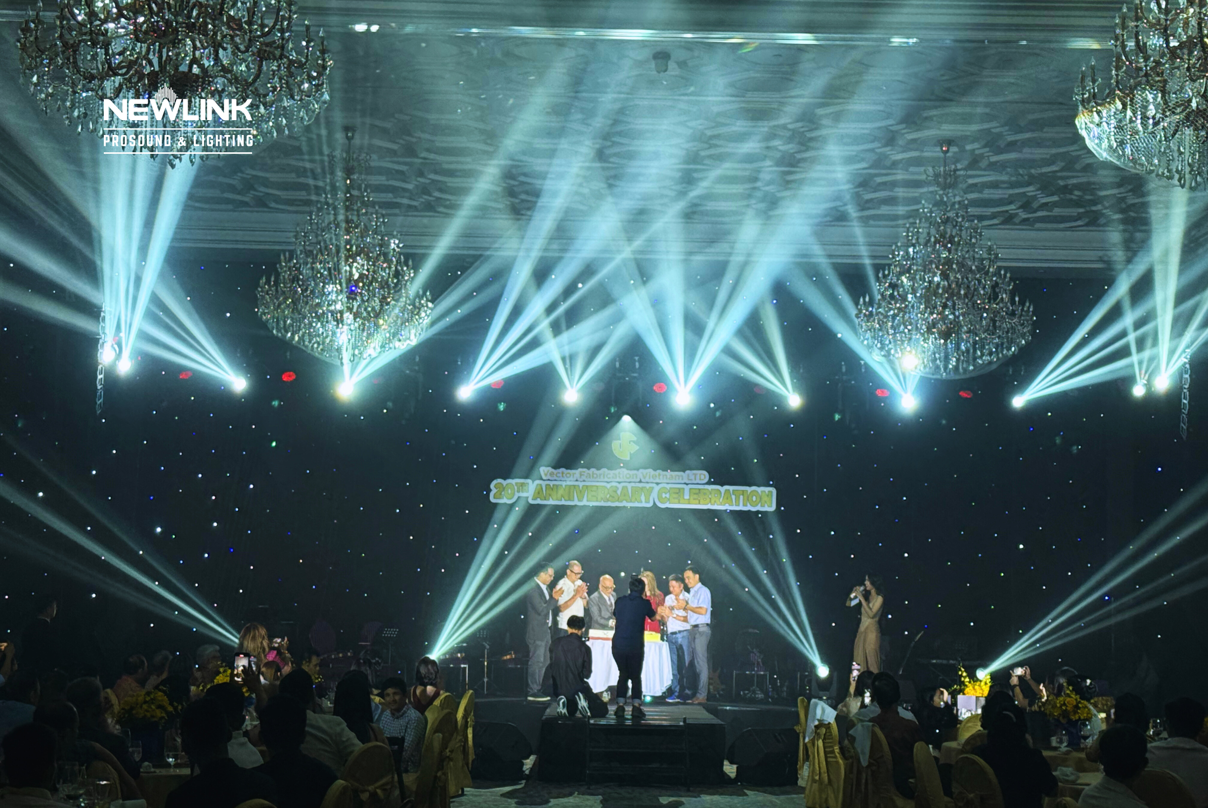 GIẢI PHÁP ÂM THANH ÁNH SÁNG CHUYÊN NGHIỆP TẠI TIMESQUARE