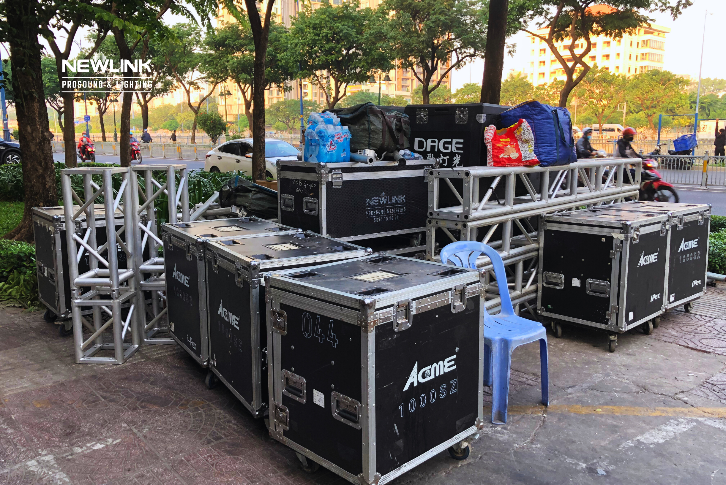 TỔ CHỨC TIỆC CƯỚI QUY MÔ 200-300 KHÁCH CÙNG DÀN ÁNH SÁNG QUỐC TẾ