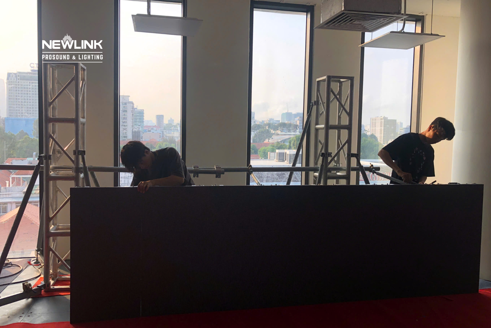 MÀN HÌNH LED HỘI THẢO CÓ THỰC SỰ CẦN THIẾT? KHI NÀO MỚI NÊN SỬ DỤNG?