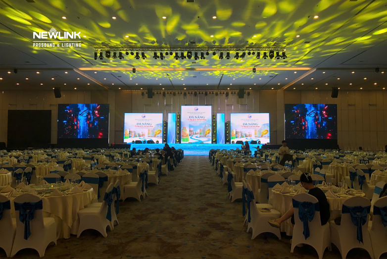 TRIỂN KHAI MÀN HÌNH LED SỰ KIỆN HỘI ĐỒNG HƯƠNG ĐÀ NẴNG TẠI ADORA CENTER